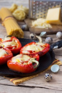 Red pepper stuffed with pasta and cheese
